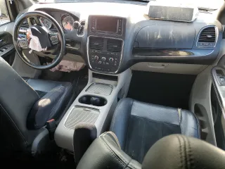 2017 Dodge Grand Caravan SXT with VIN 2C4RDGCG3HR685643, listed as a Copart auction lot 49920335 with Not Provided miles and Salvage Title. Bid and sale history available at DreamBid. Image 8.