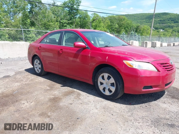 2007 Toyota Camry CE z VIN 4T1BE46K77U067512, wystawiony jako IAAI lot #42310634 z przebiegiem 153 322 mil mil oraz . Historia ofert i sprzedaży dostępna na DreamBid. Obrazek 1.