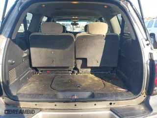 2005 Chevrolet TrailBlazer LS with VIN 1GNES16S356113516, listed as a IAAI auction lot 41395577 with 267,799 mi miles. Bid and sale history available at carsss.com. Image 8.