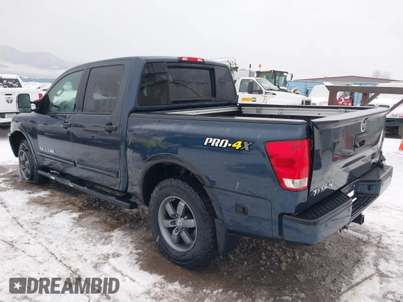 2015 Nissan Titan SV z VIN 1N6AA0ECXFN507260, wystawiony jako IAAI lot #41203612 z przebiegiem 103 000 mil mil oraz . Historia ofert i sprzedaży dostępna na DreamBid. Obrazek 3.