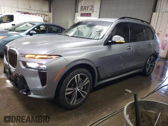 2024 BMW X7 xDrive40i with VIN 5UX23EM08R9U17736, listed as a Copart auction lot 46253975 with 29,668 mi miles and Salvage Title. Bid and sale history available at carsss.com. Image 1.