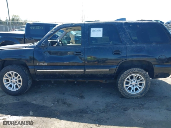 2000 Chevrolet New Tahoe LT with VIN 1GNEK13TXYJ191872, listed as a IAAI auction lot 41860033 with 1 mi miles. Bid and sale history available at carsss.com. Image 14.