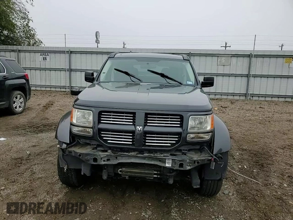2011 Dodge Nitro SXT z VIN 1D4PT5GK0BW509907, wystawiony jako Copart lot #42716715 z przebiegiem 88 884 mil mil oraz Szkody całkowita. Historia ofert i sprzedaży dostępna na DreamBid. Obrazek 12.