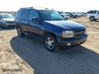 2008 Chevrolet TrailBlazer LT w/1LT with VIN 1GNDS13S582143578, listed as a IAAI auction lot 41490179 with 169,551 mi miles. Bid and sale history available at carsss.com. Image 1.