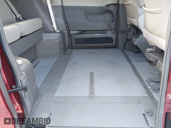 2016 Toyota Sienna XLE with VIN 5TDYK3DC8GS701072, listed as a IAAI auction lot 41154795 with 52,600 mi miles and . Bid and sale history available at DreamBid. Image 8.
