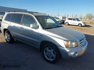 2005 Toyota Highlander with VIN JTEDP21A350050152, listed as a IAAI auction lot 41673415 with 195,221 mi miles. Bid and sale history available at carsss.com. Image 1.