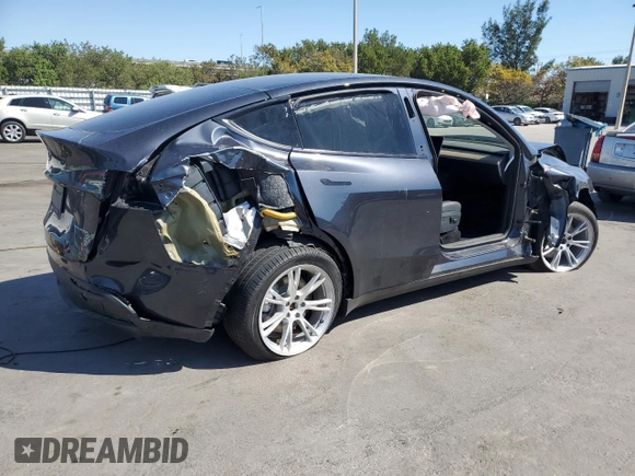 2024 Tesla Model Y Long Range с VIN 7SAYGDEE4RA243738, выставлен на аукционе Copart как лот 48953885 с пробегом Не указан миль и Списание • Salvage title. История ставок и продаж доступна на DreamBid. Изображение 3.