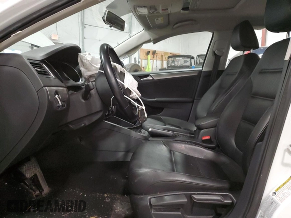 2015 Volkswagen Jetta SE с VIN 3VWD17AJ7FM412336, выставлен на аукционе Copart как лот 47987155 с пробегом 53 564 миль миль и Списание • Salvage title. История ставок и продаж доступна на DreamBid. Изображение 7.