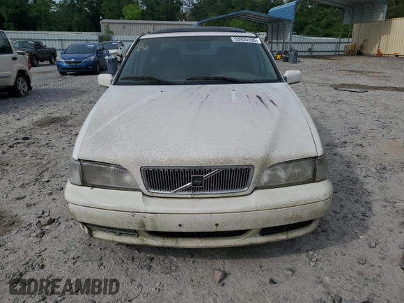 1998 Volvo S70 z VIN YV1LS5640W2431881, wystawiony jako Copart lot #53925195 z przebiegiem Nie podano mil oraz Czysty tytuł • Clean title. Historia ofert i sprzedaży dostępna na DreamBid. Obrazek 5.