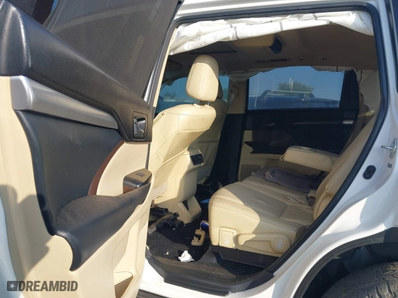2014 Toyota Highlander XLE with VIN 5TDKKRFH9ES032261, listed as a IAAI auction lot 41429104 with 155,174 mi miles. Bid and sale history available at carsss.com. Image 8.