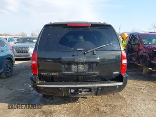 2010 Chevrolet Suburban LTZ with VIN 1GNUCKE07AR276807, listed as a IAAI auction lot 40987330 with 196,618 mi miles. Bid and sale history available at carsss.com. Image 16.
