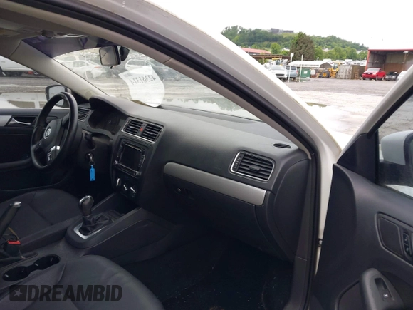 2011 Volkswagen Jetta TDI with VIN 3VWLL7AJ2BM110906, listed as a IAAI auction lot 42361314 with 152,715 mi miles and . Bid and sale history available at DreamBid. Image 5.