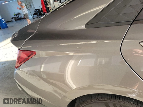 2024 Hyundai Elantra SEL z VIN KMHLM4DG4RU636275, wystawiony jako IAAI lot #42853008 z przebiegiem 32 964 mil mil oraz . Historia ofert i sprzedaży dostępna na DreamBid. Obrazek 14.