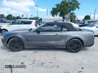 2011 Ford Mustang V6 with VIN 1ZVBP8EM3B5129187, listed as a IAAI auction lot 42555189 with 199,261 mi miles and . Bid and sale history available at DreamBid. Image 14.