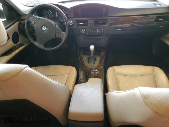 2011 BMW 3 Series 328i z VIN WBAPH7C52BE850089, wystawiony jako Copart lot #60045065 z przebiegiem Nie podano mil oraz Szkoda całkowita • Salvage title. Historia ofert i sprzedaży dostępna na DreamBid. Obrazek 8.