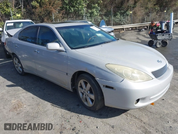 2005 Lexus ES 330 with VIN JTHBA30G555100804, listed as a IAAI auction lot 41595677 with 259,404 mi miles. Bid and sale history available at carsss.com. Image 1.