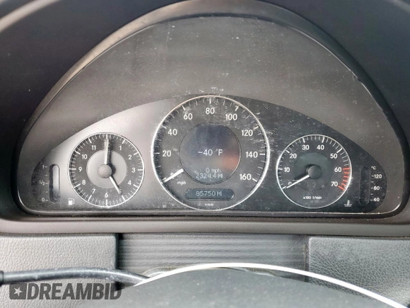 2005 Mercedes-Benz CLK 500 z VIN WDBTK75G75T041381, wystawiony jako Copart lot #63317915 z przebiegiem 85 750 mil mil oraz Szkoda całkowita • Salvage title. Historia ofert i sprzedaży dostępna na DreamBid. Obrazek 9.