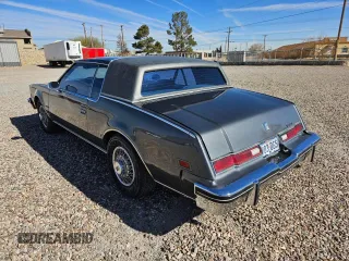 1985 Oldsmobile Toronado Custom Brougham z VIN 1G3EZ57Y7FE330055, wystawiony jako Copart lot #43433285 z przebiegiem 931 486 mil mil oraz Tytuł czysty. Historia ofert i sprzedaży dostępna na DreamBid. Obrazek 3.
