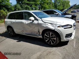 2025 Volvo XC90 Plus with VIN YV4062PEXS1335353, listed as a Copart auction lot 62698635 with 3,168 mi miles and Salvage title. Bid and sale history available at DreamBid. Image 4.