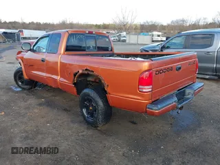2000 Dodge Dakota SLT with VIN 1B7GG22XXYS610262, listed as a IAAI auction lot 41806744 with 243,650 mi miles and . Bid and sale history available at carsss.com. Image 3.