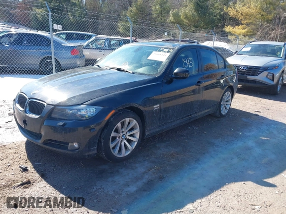 2011 BMW 3 Series 328i xDrive with VIN WBAPK7C5XBA818175, listed as a IAAI auction lot 41661543 with 1 mi miles. Bid and sale history available at carsss.com. Image 2.