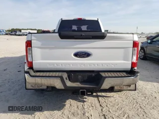 2019 Ford F-350 XL z VIN 1FT8W3DTXKEE56245, wystawiony jako Copart lot #50931435 z przebiegiem 103 396 mil mil oraz Czysty tytuł • Clean title. Historia ofert i sprzedaży dostępna na DreamBid. Obrazek 6.