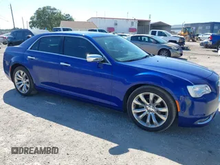 2018 Chrysler 300 Limited z VIN 2C3CCAEG8JH243461, wystawiony jako IAAI lot #42276459 z przebiegiem 111 750 mil mil oraz . Historia ofert i sprzedaży dostępna na DreamBid. Obrazek 1.