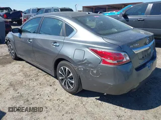 2015 Nissan Altima S with VIN 1N4AL3AP2FN345623, listed as a IAAI auction lot 41899319 with 350,211 mi miles and . Bid and sale history available at carsss.com. Image 3.