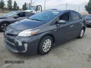 2015 Toyota Prius Advanced z VIN JTDKN3DP9F3068114, wystawiony jako Copart lot #52822755 z przebiegiem Nie podano mil oraz Szkoda całkowita • Salvage title. Historia ofert i sprzedaży dostępna na DreamBid. Obrazek 1.