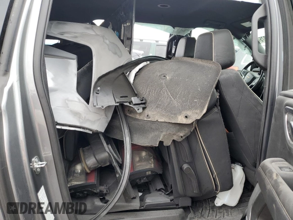 2022 Chevrolet Suburban Premier z VIN 1GNSKFKD9NR209544, wystawiony jako Copart lot #53653075 z przebiegiem 66 679 mil mil oraz Szkoda całkowita • Salvage title. Historia ofert i sprzedaży dostępna na DreamBid. Obrazek 10.