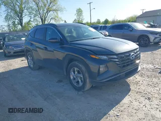 2023 Hyundai Tucson SEL z VIN 5NMJBCAE6PH294007, wystawiony jako IAAI lot #42130043 z przebiegiem 19 326 mil mil oraz . Historia ofert i sprzedaży dostępna na DreamBid. Obrazek 1.