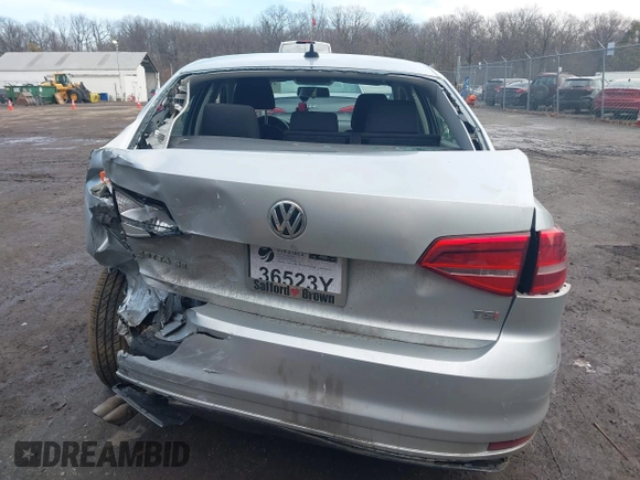 2015 Volkswagen Jetta Sedan 1.8T SE with VIN 3VWD17AJ3FM342172, listed as a IAAI auction lot 41527501 with 108,173 mi miles. Bid and sale history available at carsss.com. Image 15.