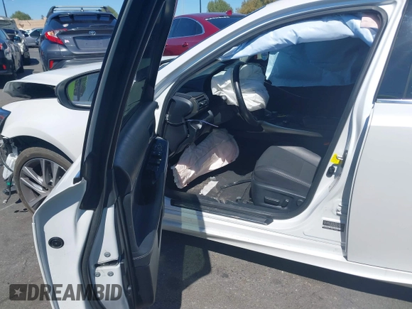 2019 Lexus IS with VIN JTHBA1D29K5093953, listed as a IAAI auction lot 41807795 with 28,055 mi miles. Bid and sale history available at carsss.com. Image 5.