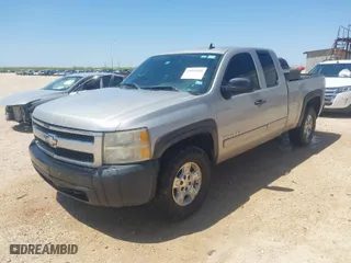2008 Chevrolet Silverado 1500 LT w/1LT with VIN 2GCEK19J681309277, listed as a IAAI auction lot 41994219 with 325,387 mi miles. Bid and sale history available at carsss.com. Image 2.