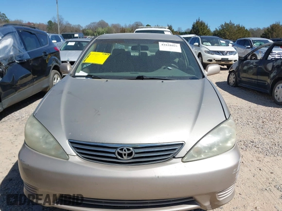 2006 Toyota Camry LE z VIN 4T1BF32K76U631283, wystawiony jako IAAI lot #41828021 z przebiegiem 332 063 mil mil oraz . Historia ofert i sprzedaży dostępna na DreamBid. Obrazek 12.