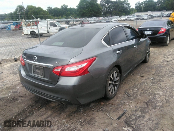 2017 Nissan Altima SV z VIN 1N4AL3AP8HC190980, wystawiony jako IAAI lot #42445722 z przebiegiem 250 470 mil mil oraz . Historia ofert i sprzedaży dostępna na DreamBid. Obrazek 4.