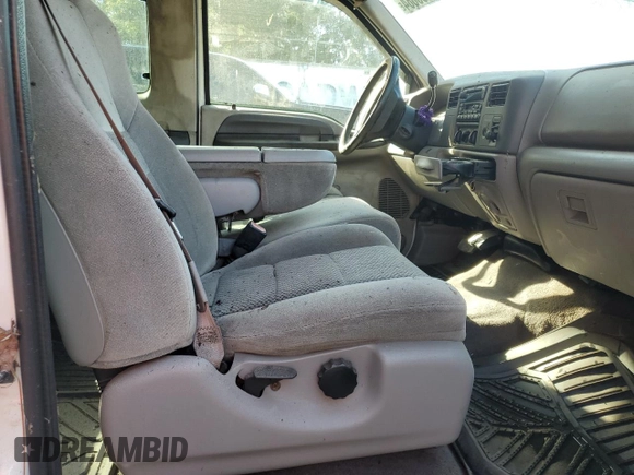 2001 Ford Super Duty F-250 XL with VIN 1FTNX20F61EC17526, listed as a Copart auction lot 74833684 with 129,373 mi miles and Non Repairable. Bid and sale history available at carsss.com. Image 10.