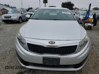 2012 Kia Optima LX z VIN 5XXGM4A73CG033597, wystawiony jako Copart lot #59585515 z przebiegiem 141 577 mil mil oraz Szkoda całkowita • Salvage title. Historia ofert i sprzedaży dostępna na DreamBid. Obrazek 5.