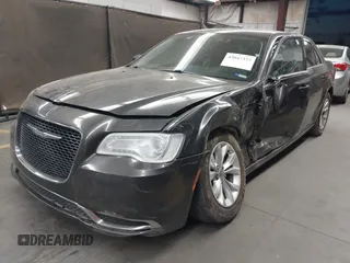 2016 Chrysler 300 Anniversary Edition z VIN 2C3CCAAG8GH235536, wystawiony jako IAAI lot #42047325 z przebiegiem 160 071 mil mil oraz . Historia ofert i sprzedaży dostępna na DreamBid. Obrazek 2.