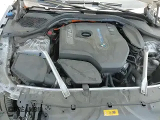 2019 BMW 5 Series 530e z VIN WBAJA9C59KB254078, wystawiony jako Copart lot #68543295 z przebiegiem 63 062 mil mil oraz Szkoda całkowita • Salvage title. Historia ofert i sprzedaży dostępna na DreamBid. Obrazek 14.