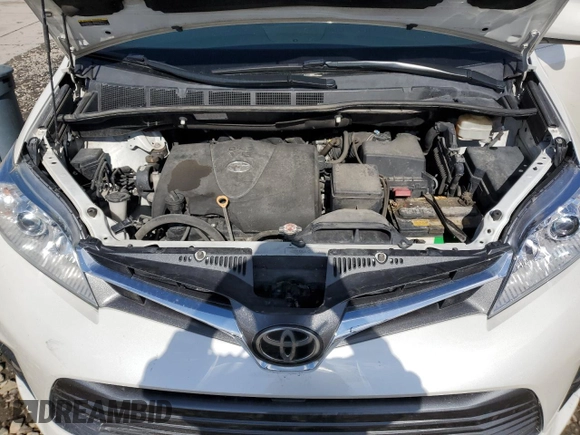 2019 Toyota Sienna XLE Auto Access Seat with VIN 5TDYZ3DC5KS976483, listed as a Copart auction lot 47670555 with 129,331 mi miles and Clean Title. Bid and sale history available at carsss.com. Image 13.