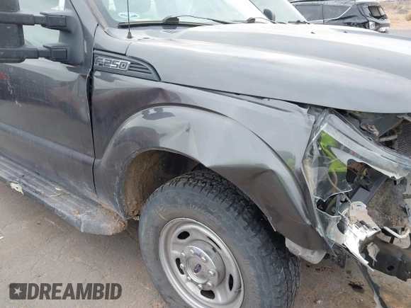 2016 Ford F-250 XLT z VIN 1FT7X2A65GEA40452, wystawiony jako IAAI lot #41522578 z przebiegiem 135 711 mil mil oraz . Historia ofert i sprzedaży dostępna na DreamBid. Obrazek 17.
