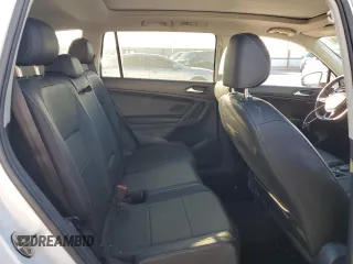 2018 Volkswagen Tiguan SEL z VIN 3VV2B7AX0JM017033, wystawiony jako Copart lot #85799204 z przebiegiem 64 075 mil mil oraz Szkoda całkowita • Salvage title. Historia ofert i sprzedaży dostępna na DreamBid. Obrazek 12.