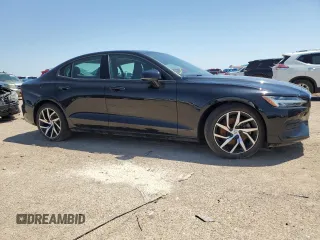 2020 Volvo S60 Momentum with VIN 7JR102FK5LG042296, listed as a Copart auction lot 59400823 with 19,930 mi miles. Bid and sale history available at carsss.com. Image 4.