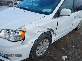 2015 Chrysler Town & Country LX with VIN 2C4RC1AG0FR676463, listed as a IAAI auction lot 41269495 with 83,020 mi miles and . Bid and sale history available at carsss.com. Image 6.