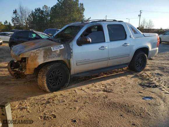 2013 Chevrolet Avalanche LS with VIN 3GNMCEE09DG182031, listed as a Copart auction lot 87225284 with 0 mi miles and Salvage Title. Bid and sale history available at carsss.com. Image 1.