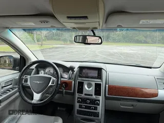 2008 Chrysler Town & Country with VIN 2008TC, listed as a Copart auction lot 48812445 with 188,902 mi miles and Clean Title. Bid and sale history available at DreamBid. Image 9.