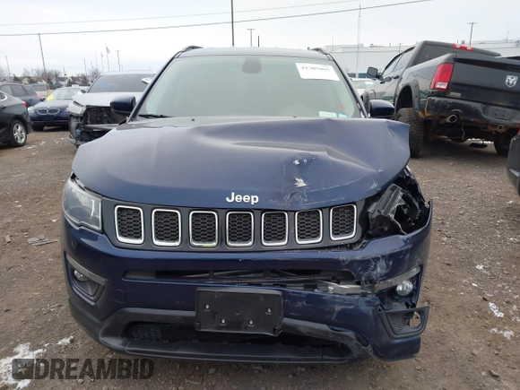 2018 Jeep Compass Latitude with VIN 3C4NJDBBXJT467634, listed as a IAAI auction lot 41305065 with 73,573 mi miles. Bid and sale history available at carsss.com. Image 12.