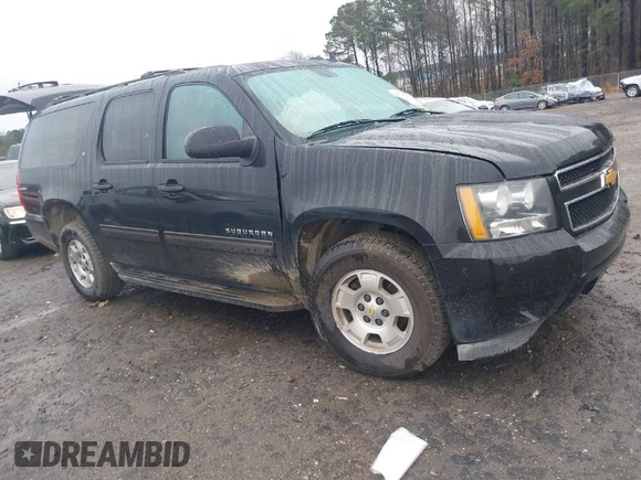 2014 Chevrolet Suburban LT with VIN 1GNSCJE06ER233762, listed as a IAAI auction lot 41515686 with 125,442 mi miles. Bid and sale history available at carsss.com. Image 1.