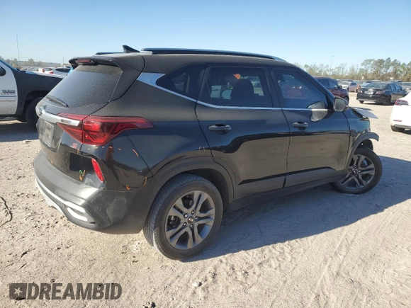 2021 Kia Seltos S with VIN KNDEU2AA8M7105024, listed as a Copart auction lot 49889825 with 61,665 mi miles and Salvage Title. Bid and sale history available at DreamBid. Image 3.